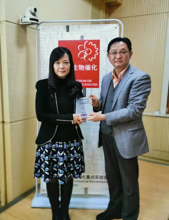 1575274875377048615.jpg yangchen2.jpg